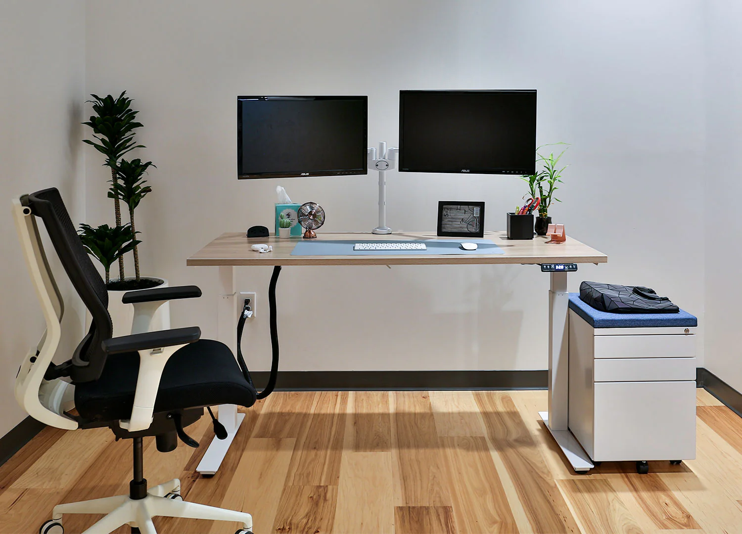Luxe Office Bundle - Think Desk (sit to stand) - Image 3